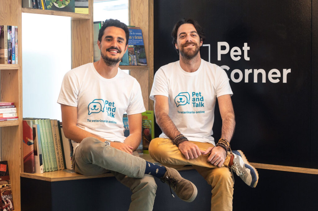 Pol Álvarez y José Llorens, cofundadores de PetandTalk.